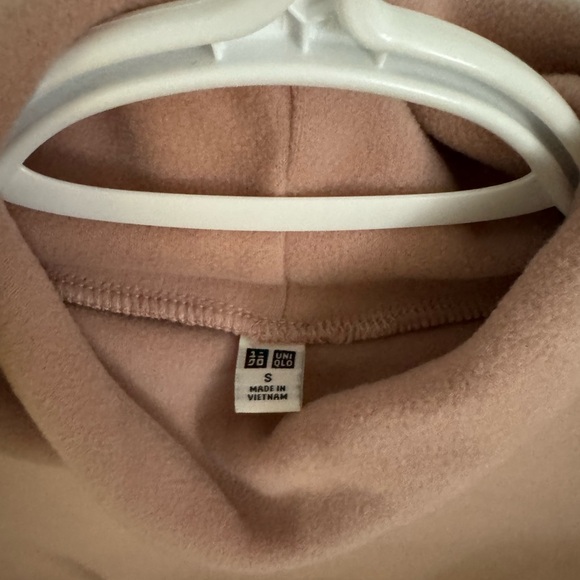 Uniqlo HEATTECH FLEECE TURTLENECK T-SHIRT - Picture 2 of 3